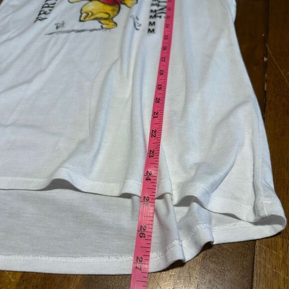 Disney Winnie the Pooh Women’s Graphic Print T Shirt New with tags Size M - Picture 8 of 8